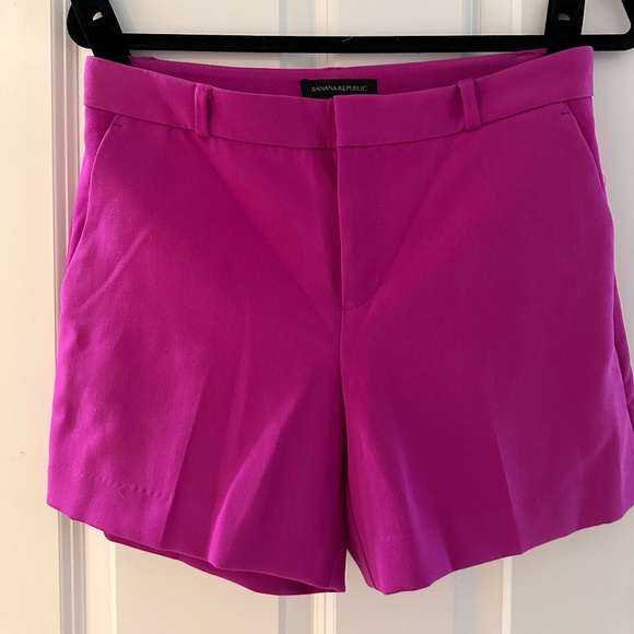 Banana Republic Tailored Shorts in Fuscia  Size 2 - Picture 1 of 2